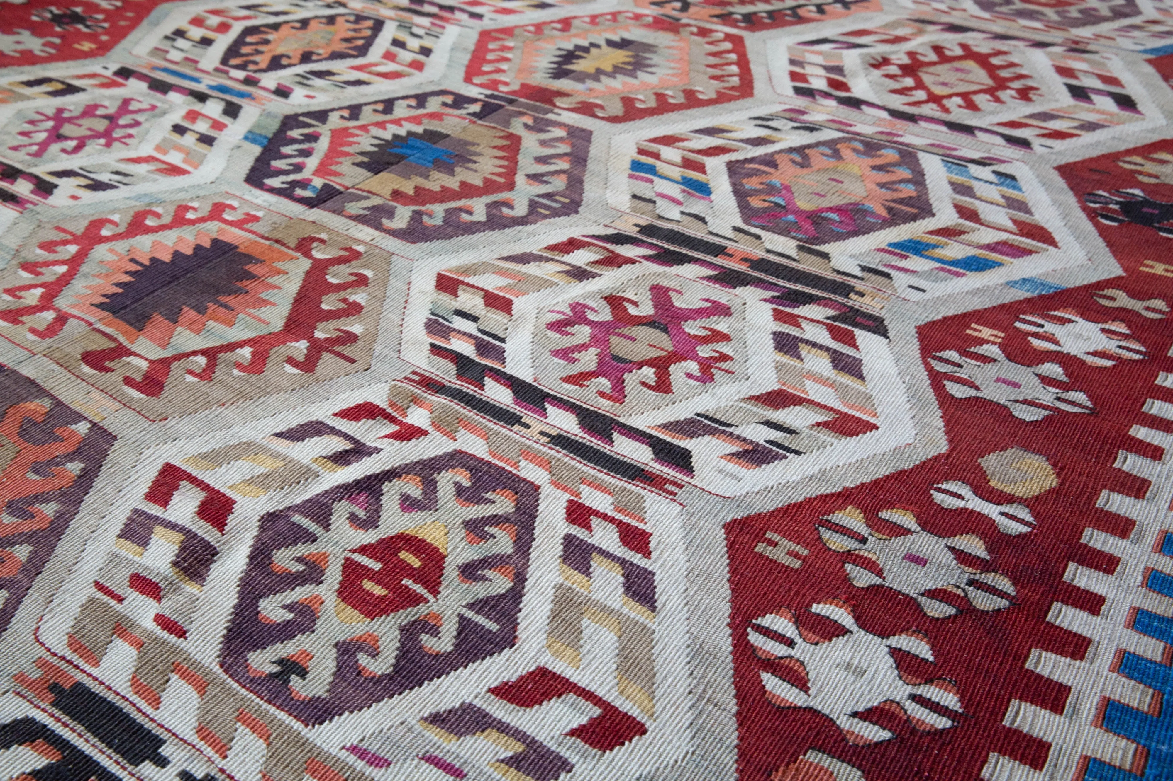 Antique Aydin Kilim Rug 4'9"x8'11"