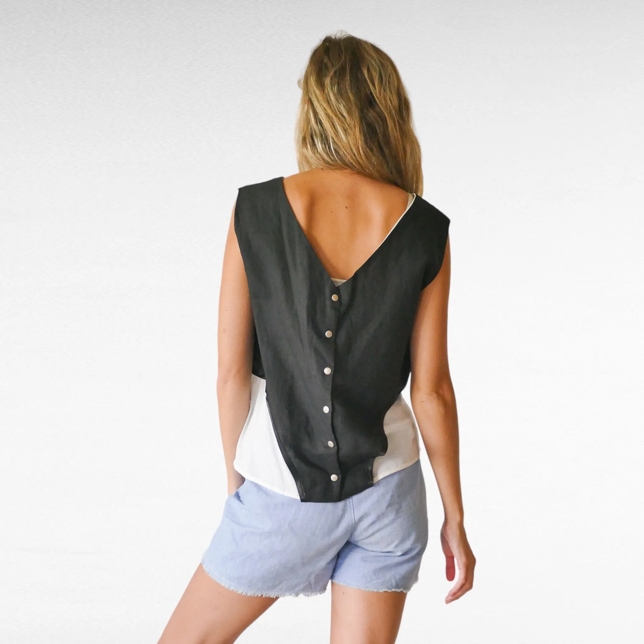 Black and White Versatile top